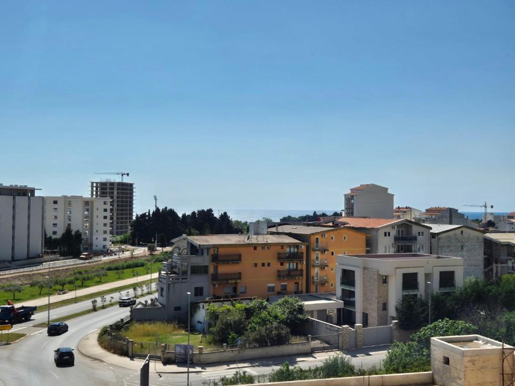 Apartments 402 - 1