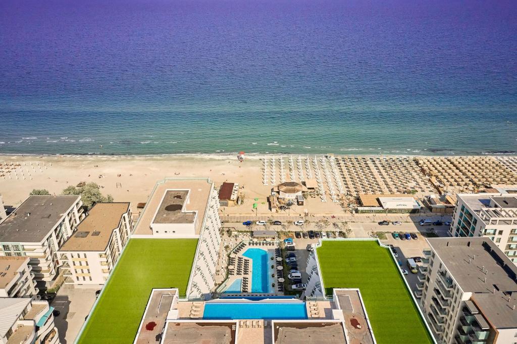 Sealand Apartment in Infinity Pool Spa Resort-parking, Mamaia
