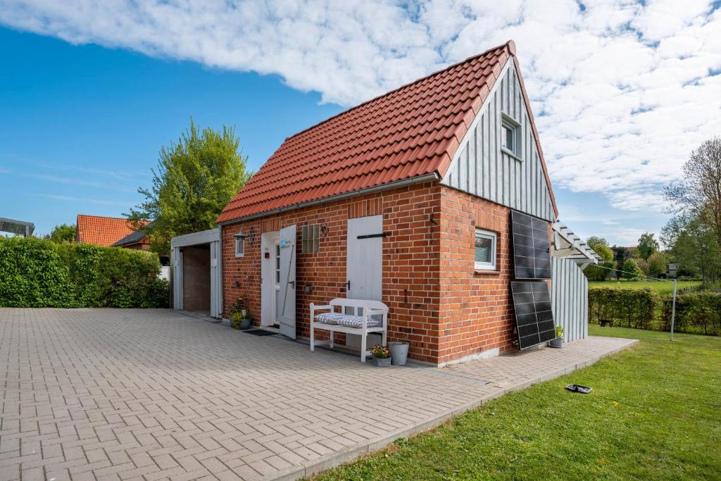 Bezauberndes Lütt Hus, Damlos