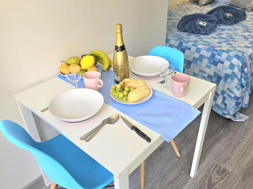 Begona Blue Pearl City Center Studio Nogalera BY NAMASTE ELITE - 2