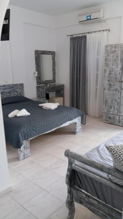 White Cycladic serenity, Perivolos