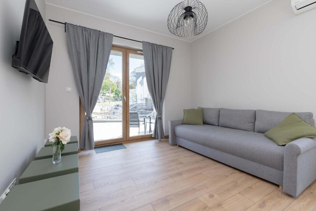 Exceptional Apartment with Parking in Gdynia by Noclegi Renters, Gdyně