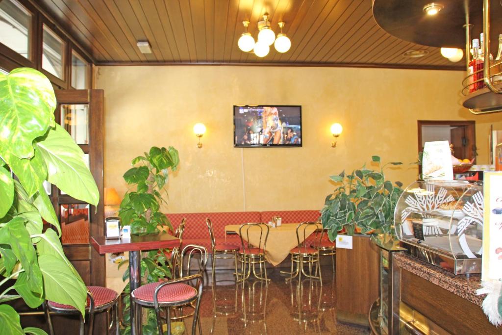Albergo Ristorante Leon d'Oro photo