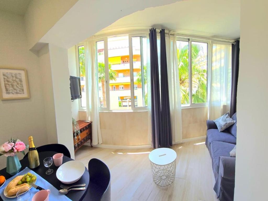 Begona White Pearl City Center Studio Nogalera by NAMASTE ELITE - 1