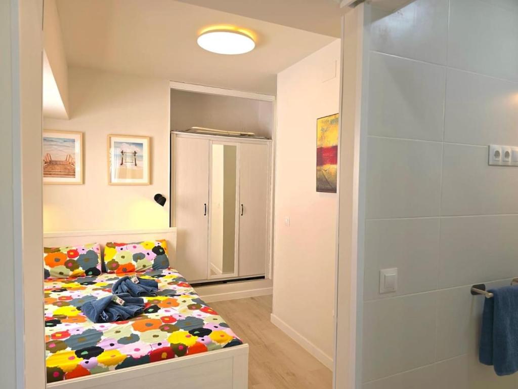 Begona White Pearl City Center Studio Nogalera by NAMASTE ELITE - 4