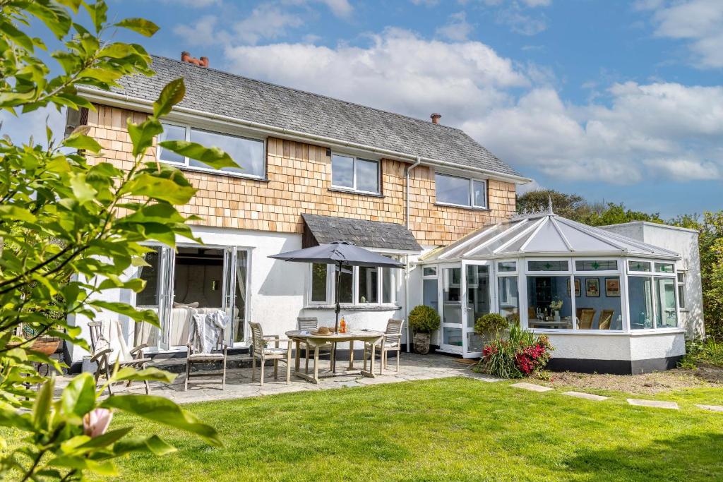 Blue Haze - Family accommodation with private beach access, Charlestown