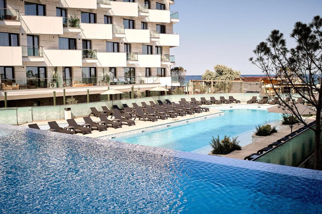 Sun & Fun Apartment Infinity Pool Spa Resort, Mamaia