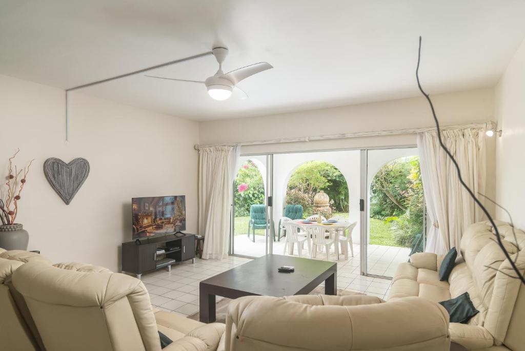 Santorini Pyrgos 17 Family Only, Ballito