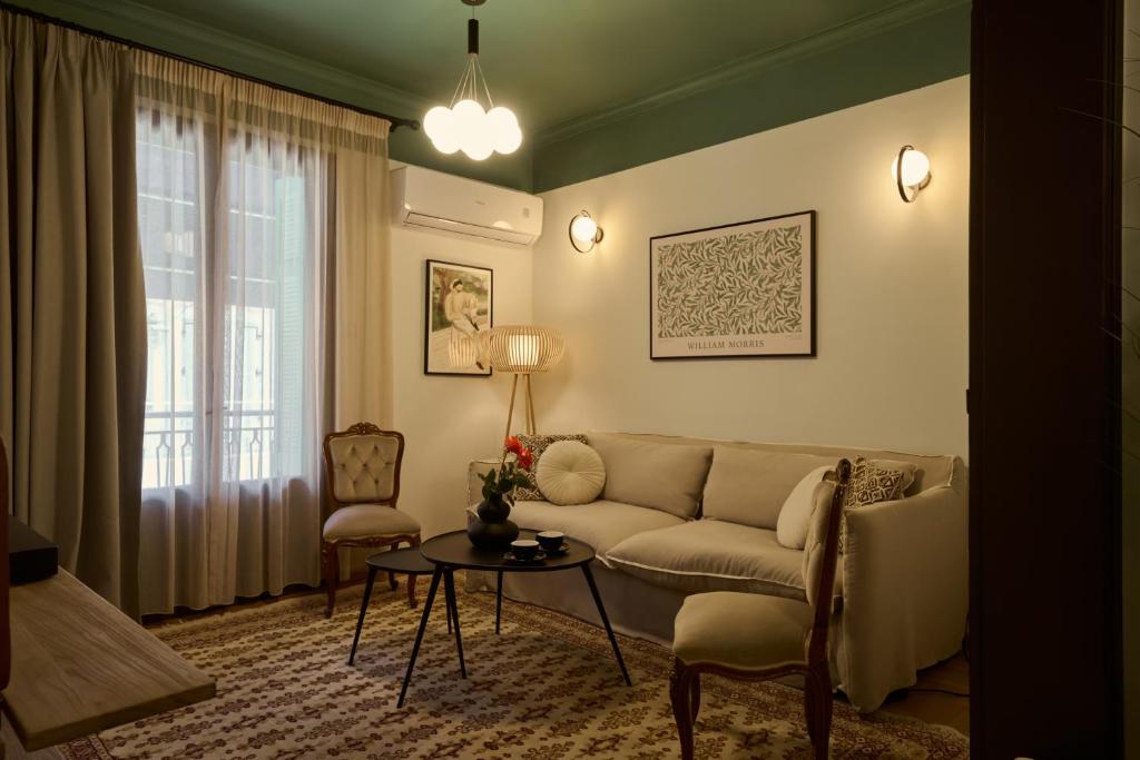 Gin&Tonic first floor Apartment - Center of Zakynthos Town, Zakynthos