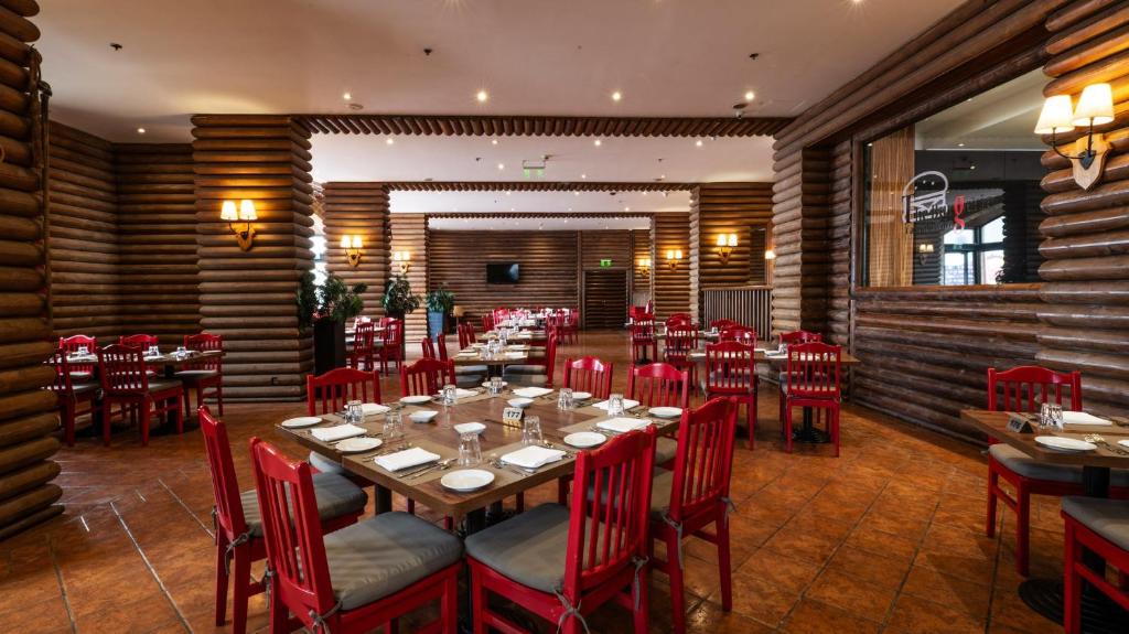 Restaurant, InterContinental Mzaar Lebanon Mountain Resort & Spa By IHG in Kfardebian