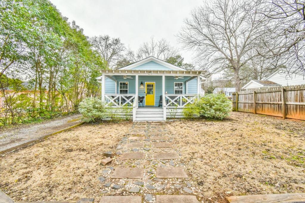 5 minutes to Downtown Athens! - 4 bedroom!, Athens