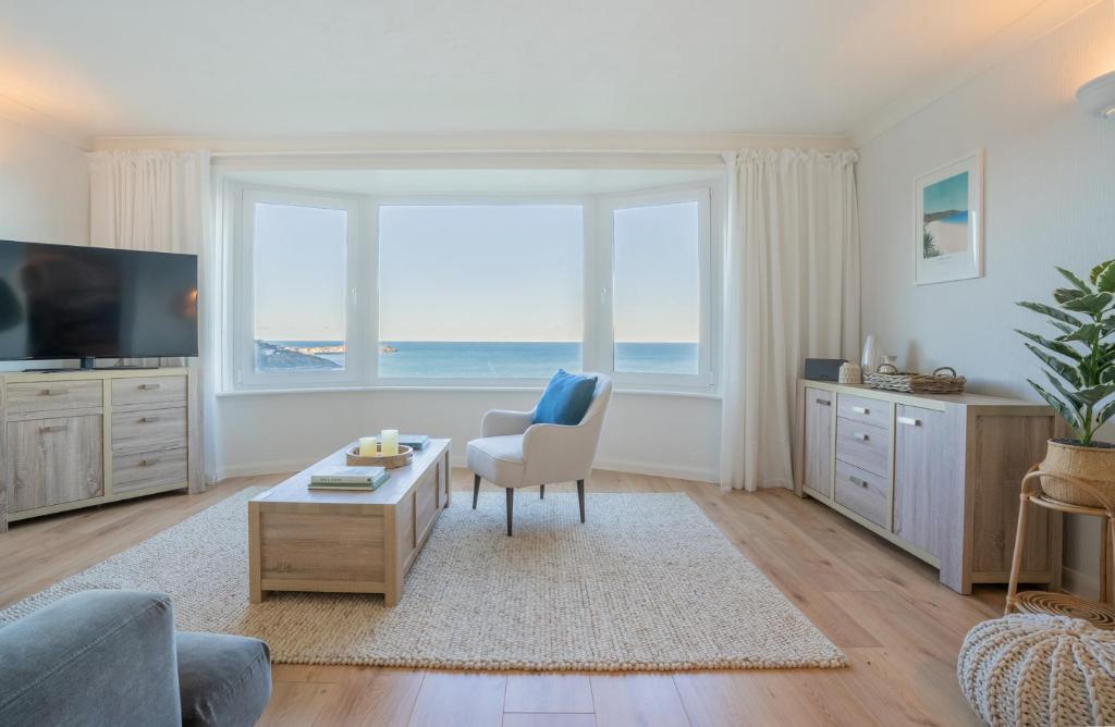 Flat 17, The Stones, St Ives