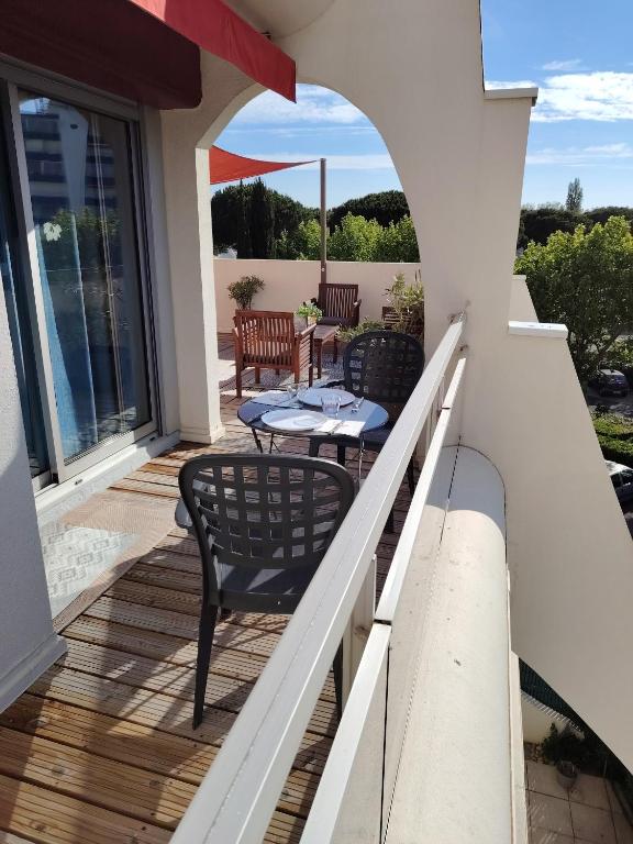 Appartement avec garage et grande terrasse , proximité des plages - 3