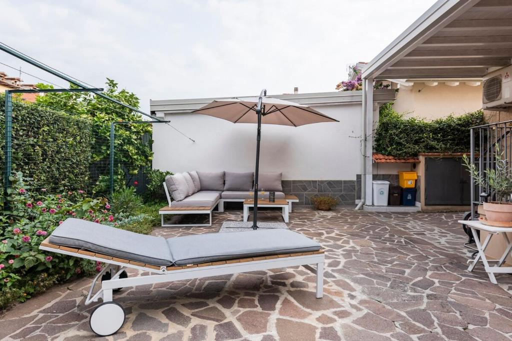 Seenahe Wohlfühl-Oase mit herrlicher Lounge-Area - 3