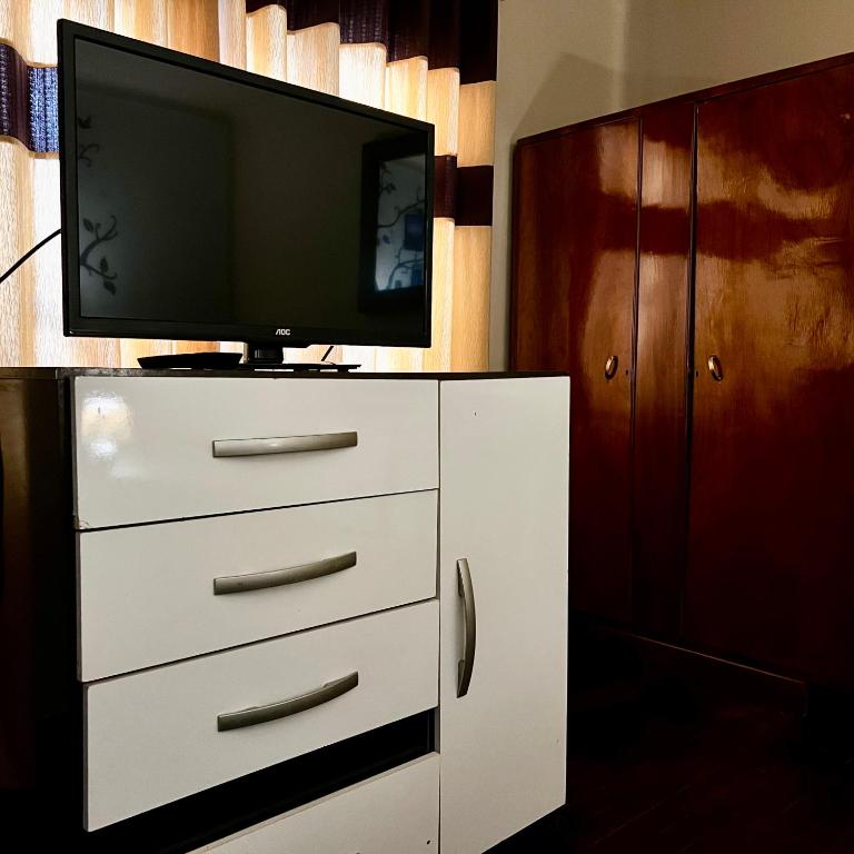 habitación doble, cama queen, terraza y plantas - 4