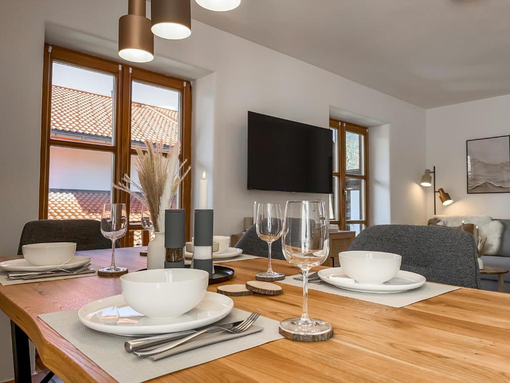 ALPINESTAY #1 - Apartment für 6 - Bergblick, Balkon, Kamin, Kino, Yoga, Parkplatz - 2