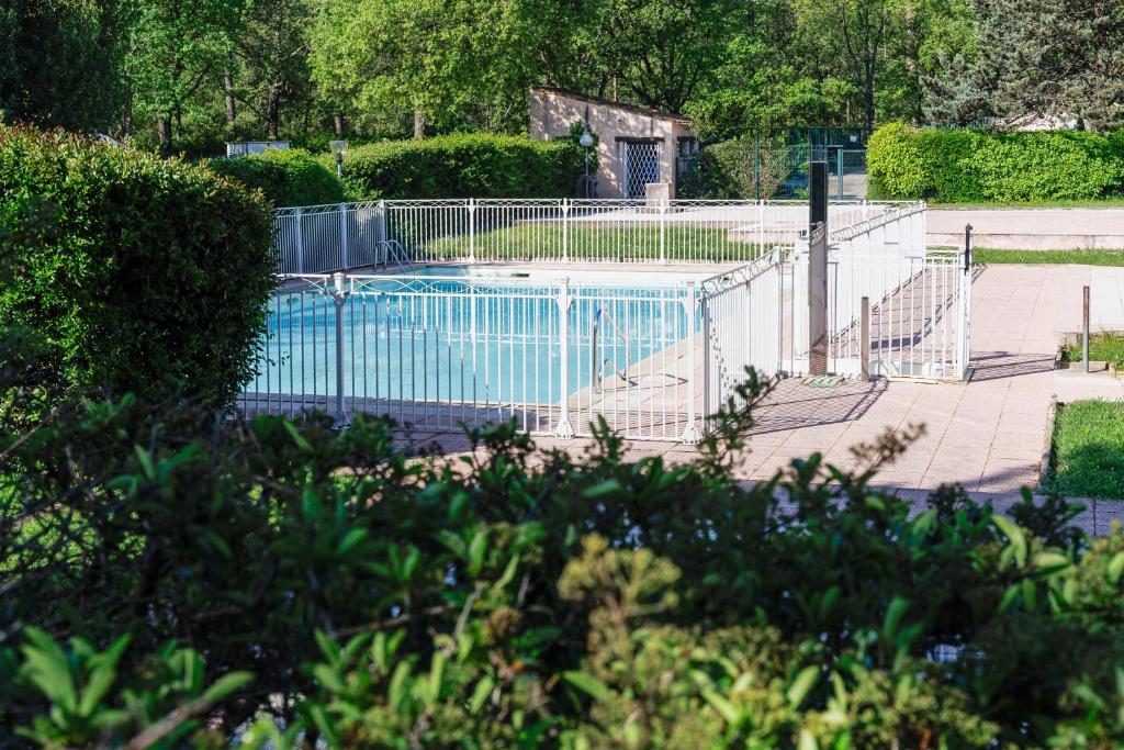 L'Eden Vert Bagnols En Foret YourHostHelper, Bagnols-en-Forêt