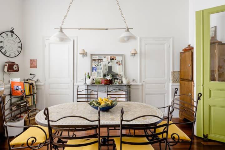 Guest bedroom in private home, quiet, elegant, 10 mins to beach, 1 triple and 1 double bedrooms - 3