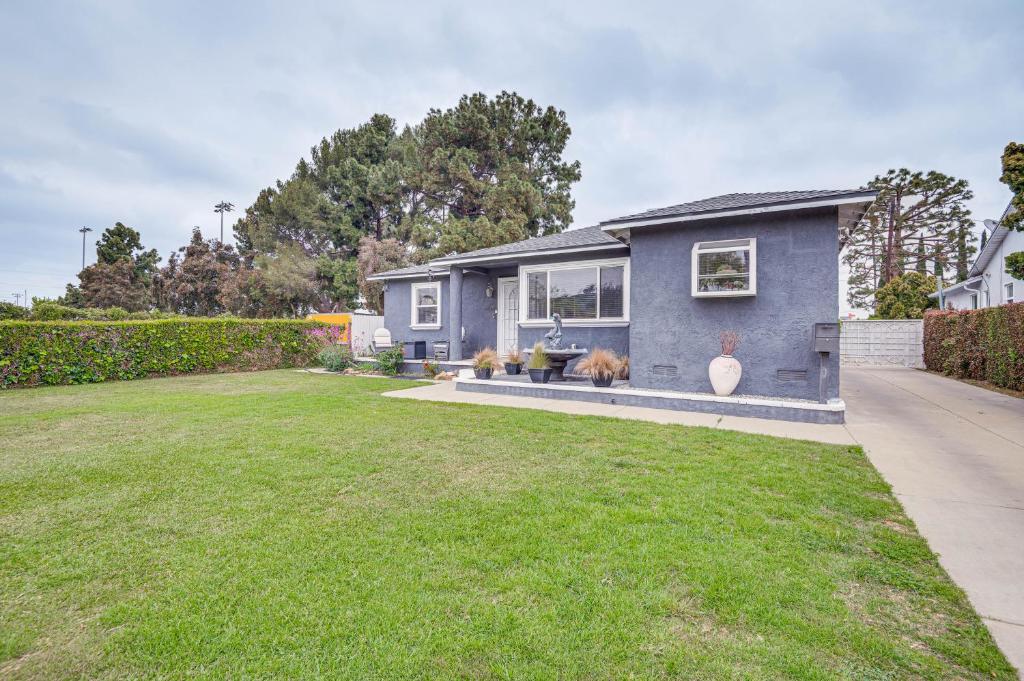 8 Mi to Dtwn Home with Fireplace and Games in LA!, Los Angeles