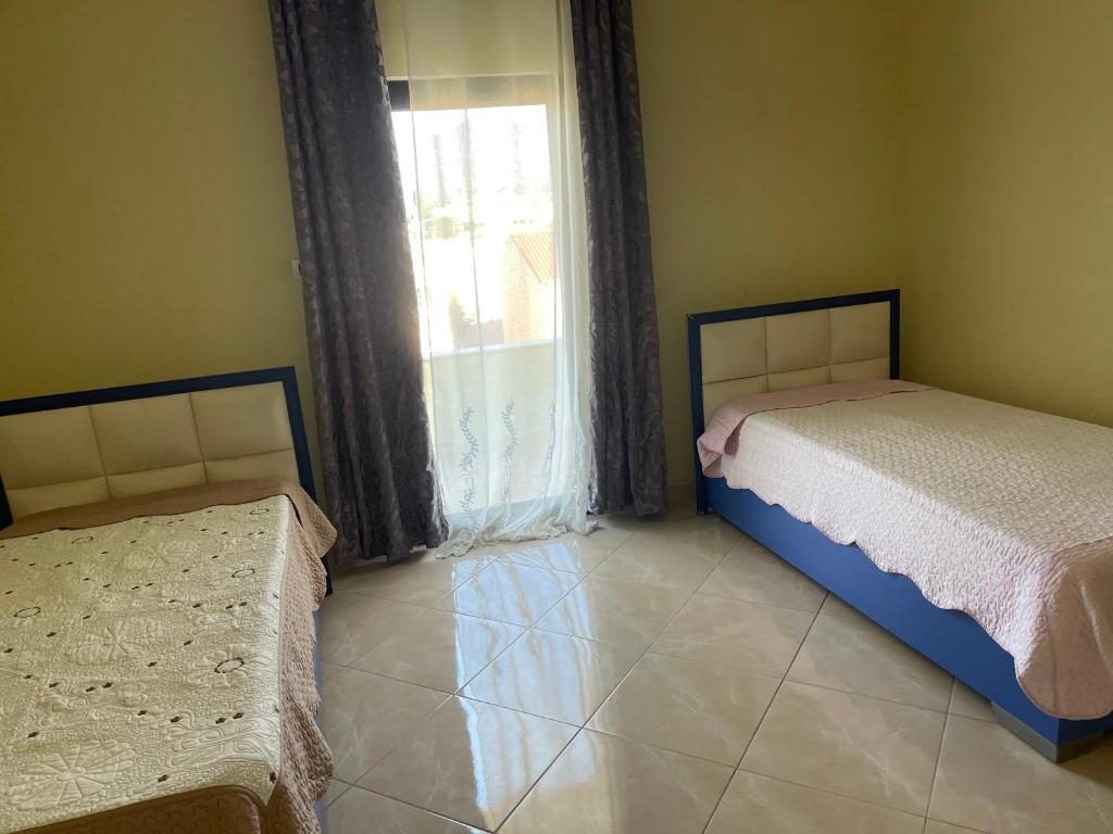 Room with garden view, Kamëz