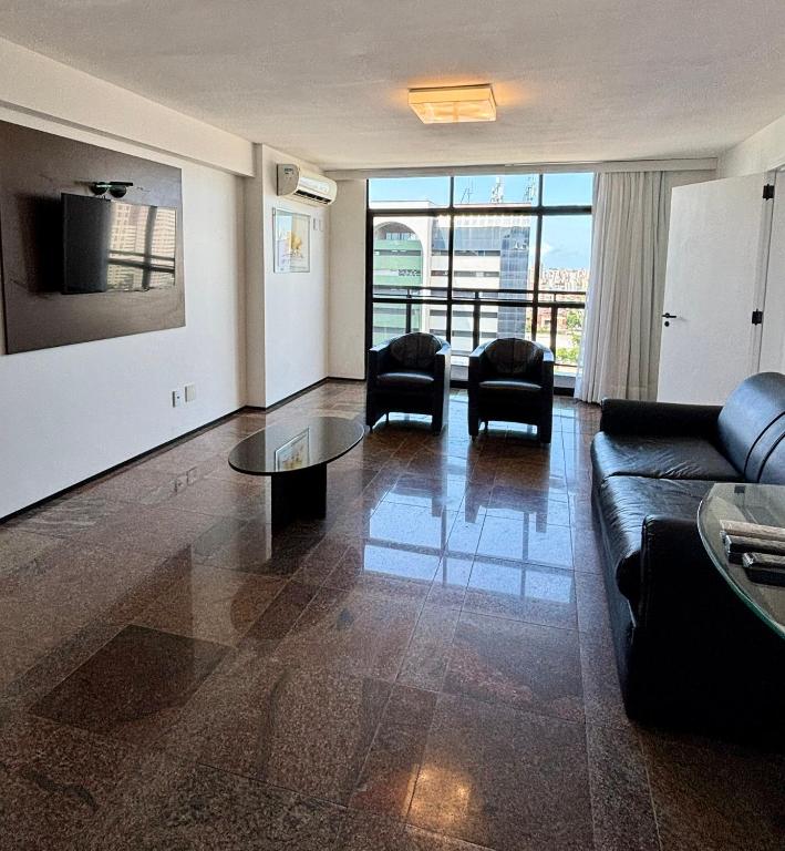 Shared lounge/TV area