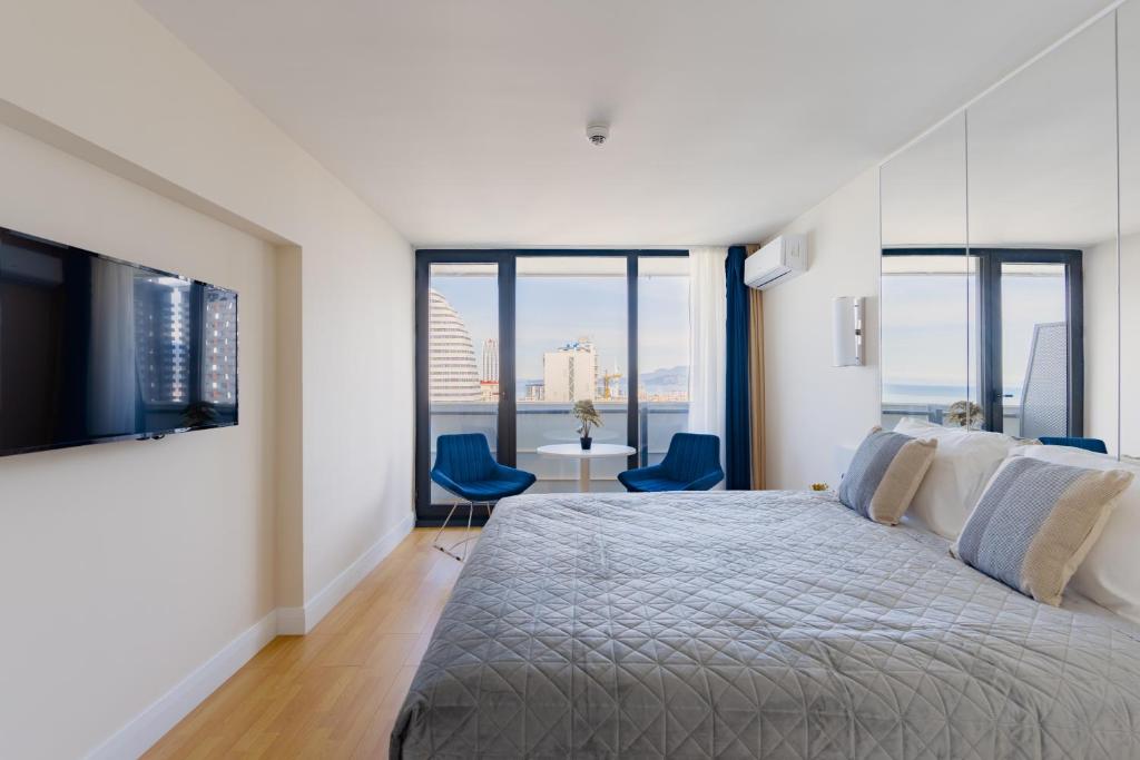 Eleven Way Host, Batumi