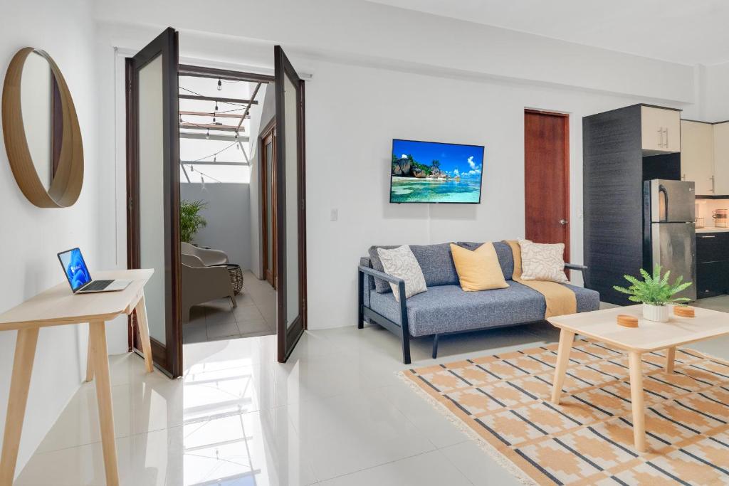 Charming OSJ Hideaway - Terrace & Full Kitchen, San Juan