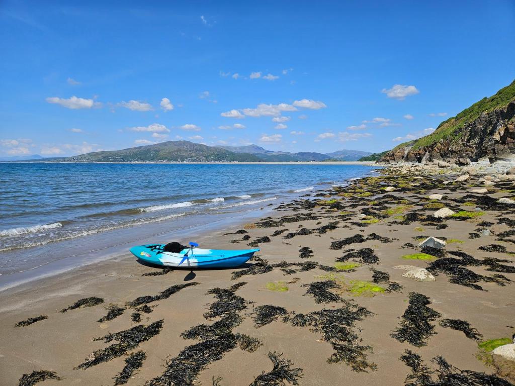 Ridge and Tides, Fairbourne photo 7
