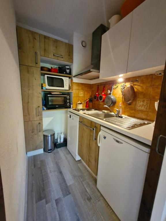 Apartment with garden in Demi-Quartier - 3