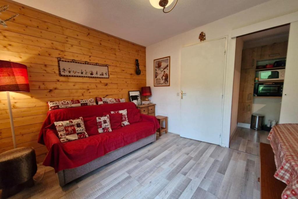 Apartment with garden in Demi-Quartier - 2