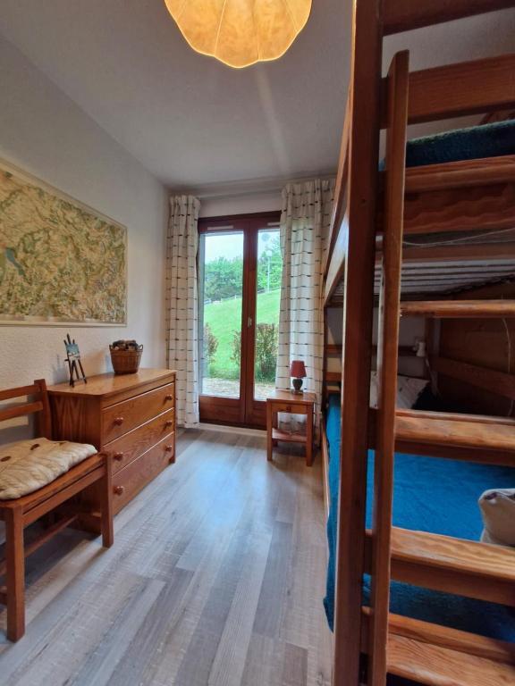 Apartment with garden in Demi-Quartier - 5
