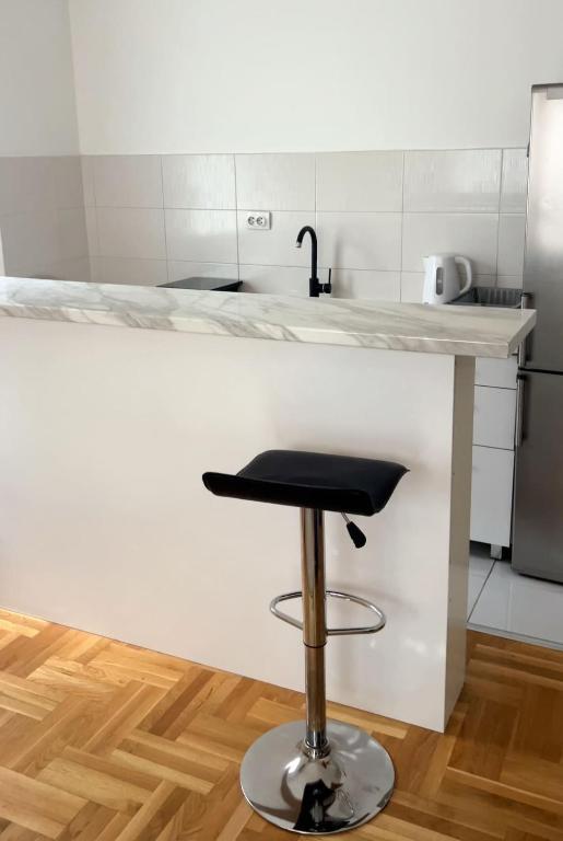 Cozy Work-Friendly flat with Backyard near forest - 2