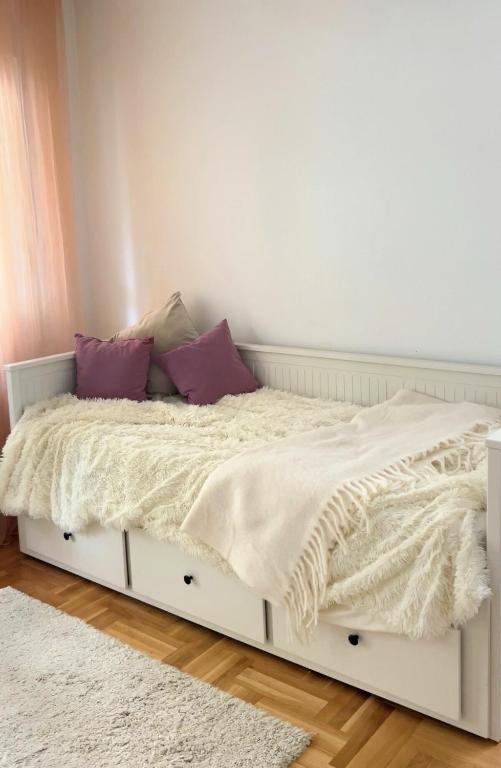 Cozy Work-Friendly flat with Backyard near forest - 4