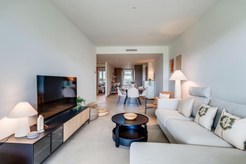 2BR Sunny Golf Apt. Tuin met Golfbaan Uitzicht - 5
