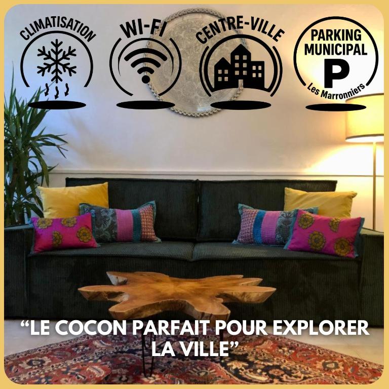 Ulysse, Appartement Spacieux au Centre Historique d'Uzès en rez-de-chaussée avec extérieur, proche parking des Marroniers, Uzès