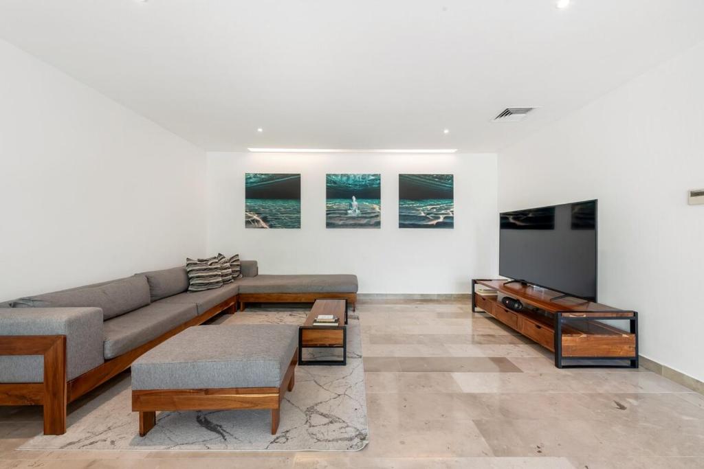 Newer Luxury 2BD Close to Ocean - 3