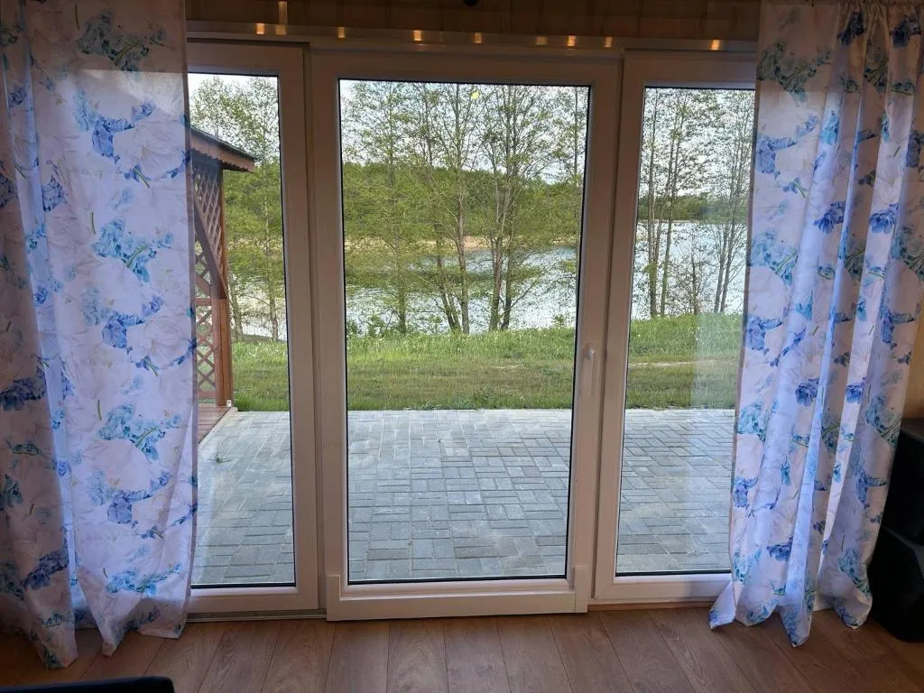 Komfortowe domki nad jeziorem Sztabinki, hotel in Sztabinki