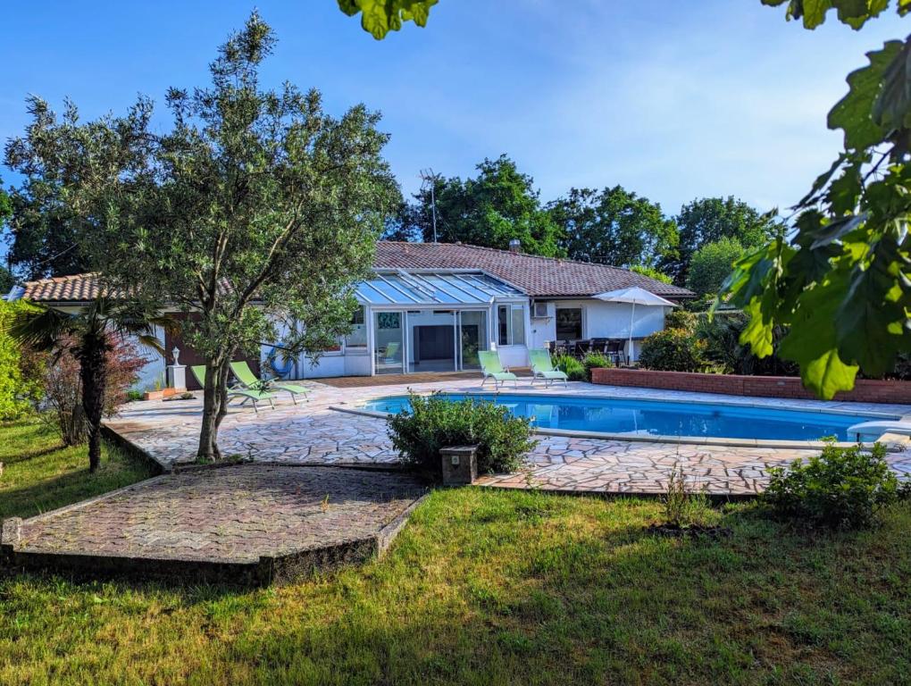 Magnifique maison avec piscine, idéalement située - 2