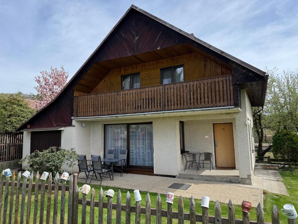 Chata Jaruška v Českém ráji, Branžež