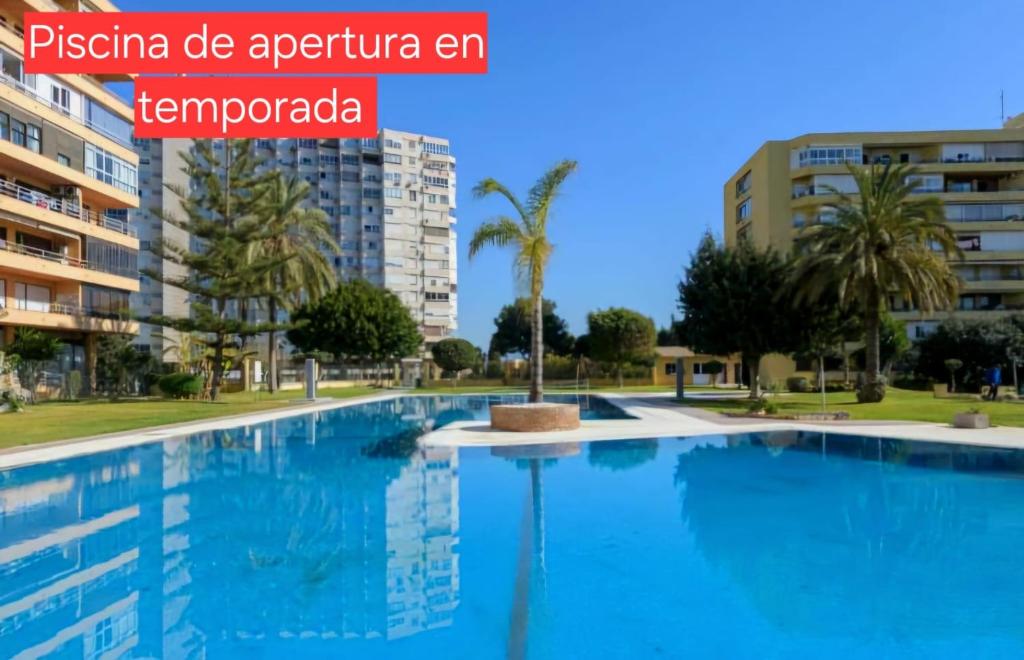 La Colina Estudio Vistas al Mar y Sierra, Piscina y tren directo Aeropuerto - 2