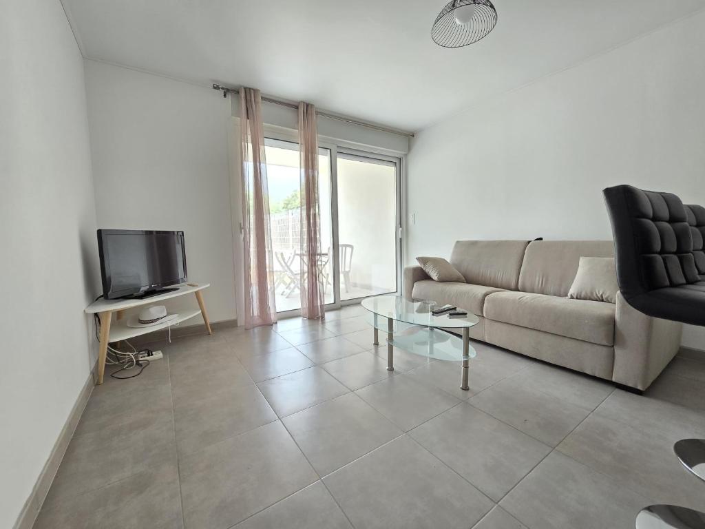 Charmant studio avec extérieur, Corte