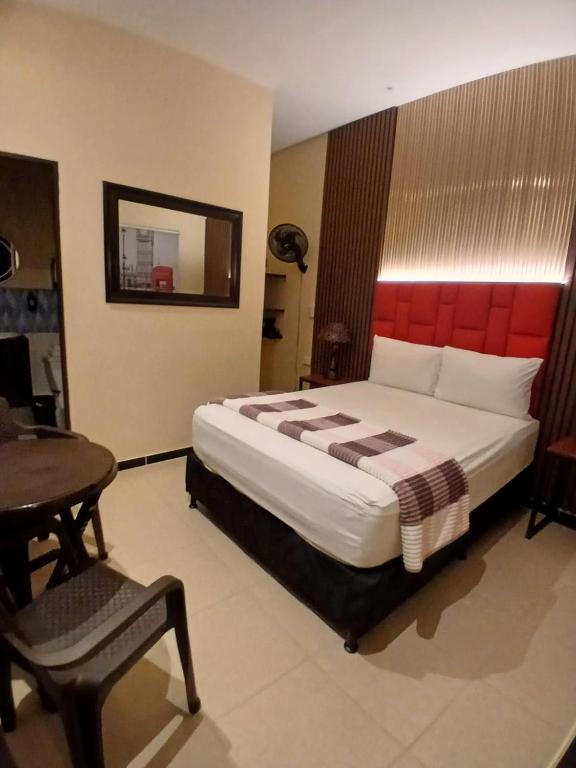 Hotel 50 Suites - 5