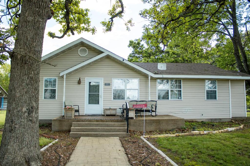 Bountiful Cabin - Hot Tub, Carthage
