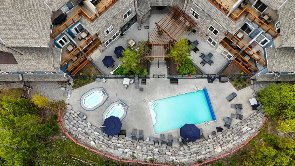 Blackstone Mountain Lodge by CLIQUE, hotel in Canmore