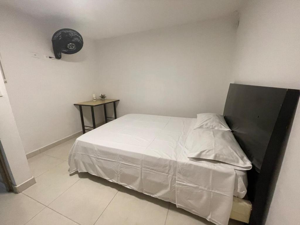 Lujoso Apto al Oriente con aire, piso 1 - 2