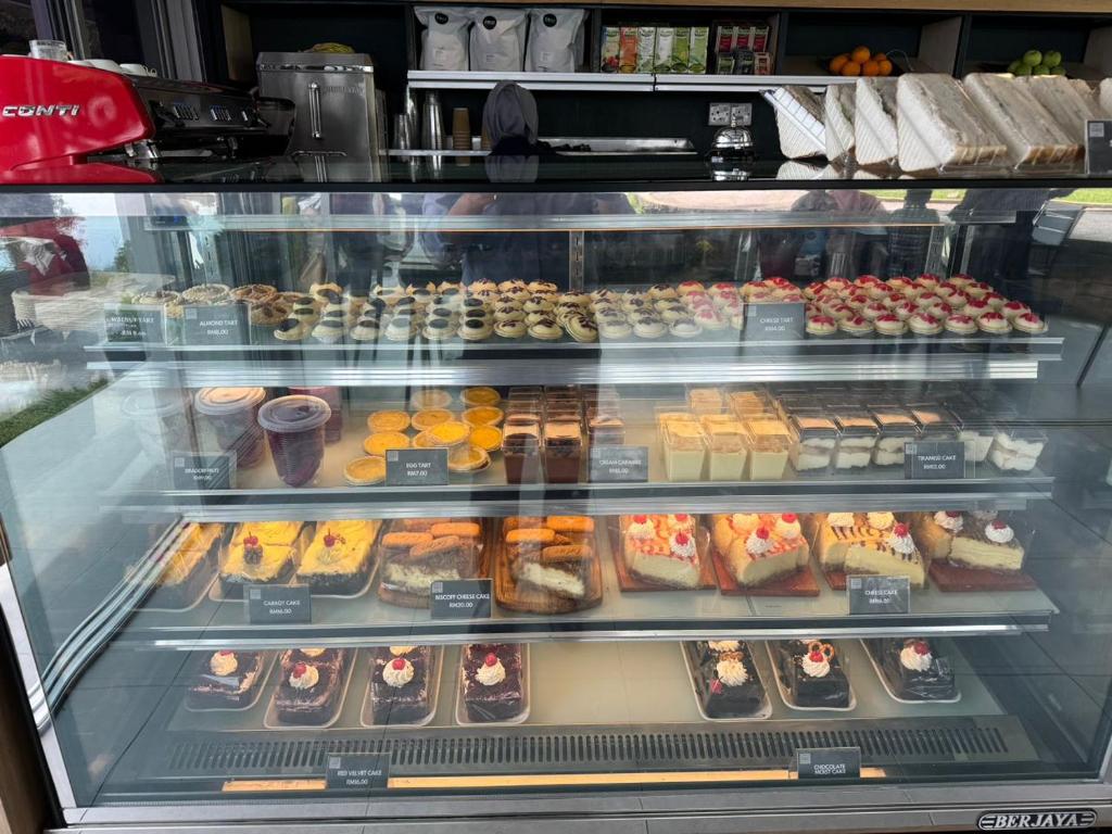 อาหารและเครื่องดื่ม