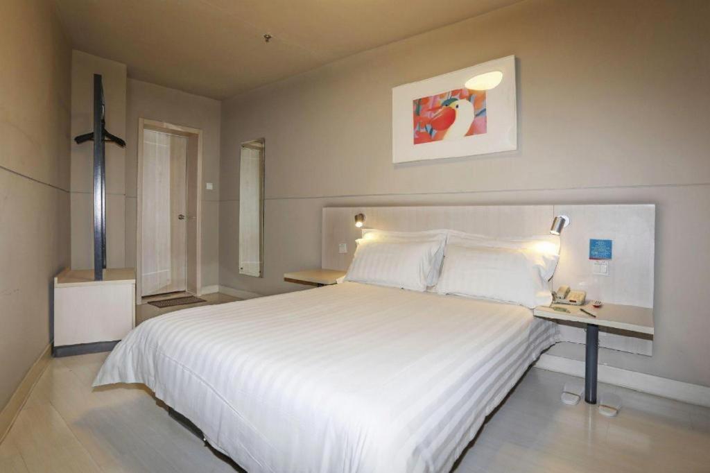 Jinjiang Inn Luoyang Wangcheng Park Metro Station 전경