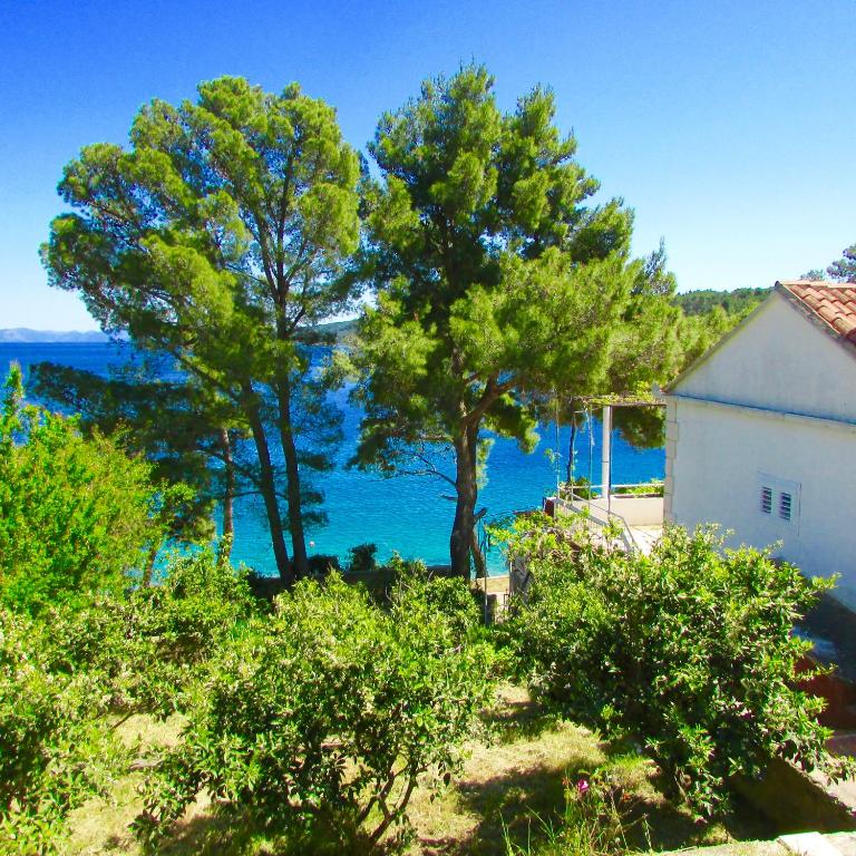 Apartments Lumbarda Bay — Hotel in Korcula