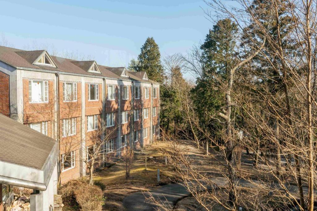 Fuji Shoei kaikan, Sukawa