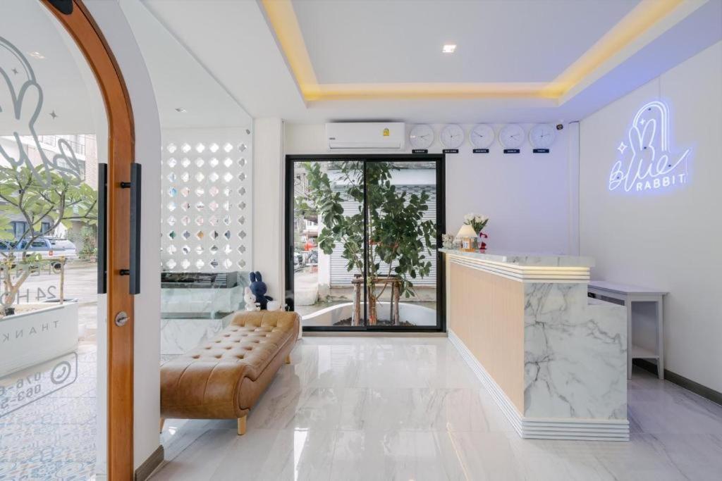 Blue rabbit phuket, Pláž Patong